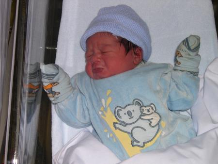 RAYANN QUI VIENT TOUT JUSTE DE NA�TRE